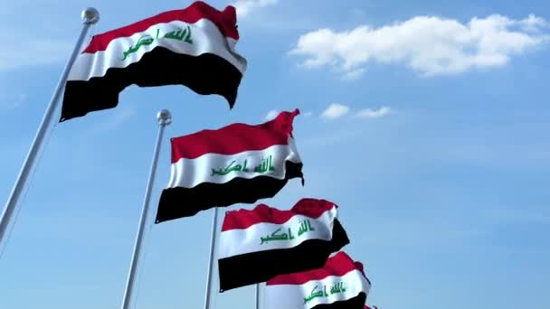 Ряд размахивающих флагами Ирака агаистского голубого неба, бесшовная петля — стоковое видео