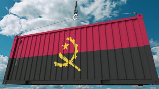 Contenedor de carga con bandera de Angola. Importación angoleña o animación conceptual 3D relacionada con la exportación — Vídeo de stock