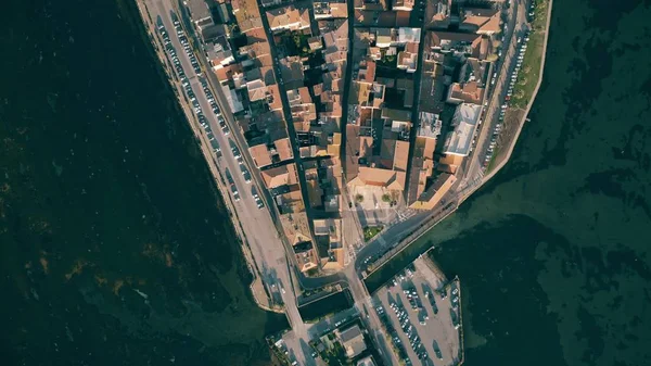 Luchtfoto top-down mening van stad van Orbetello. Toscane, Italië — Stockfoto