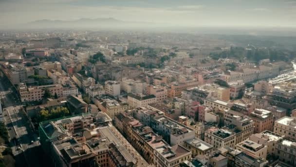 Vista aérea de casas residenciales en el centro de Roma, Italia — Vídeos de Stock