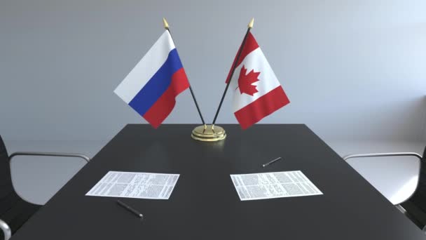 Vlajky Papíry Stole Jednání Podepsání Smlouvy Konceptuální — Stock video