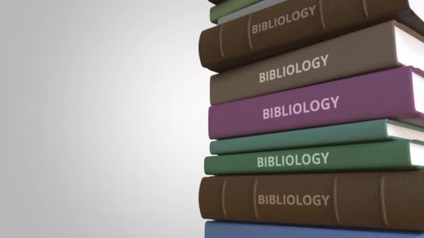 Назва BIBLIOGY на стосі книг, концептуальна тривимірна анімація — стокове відео