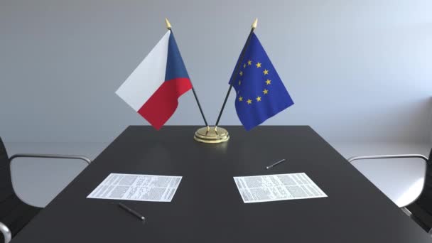 Drapeaux de la République tchèque et de l'Union européenne et documents sur la table. Négociations et signature d'un accord international. Animation 3D conceptuelle — Video