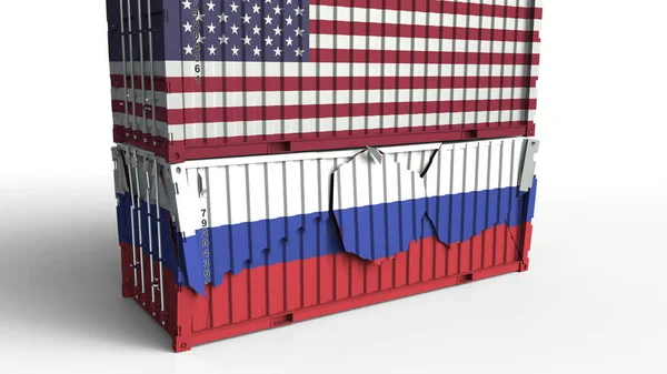 Контейнер с флагом США разбивает грузовой контейнер с флагом России. Концептуальный 3D рендеринг торговой войны или экономических конфликтов — стоковое фото