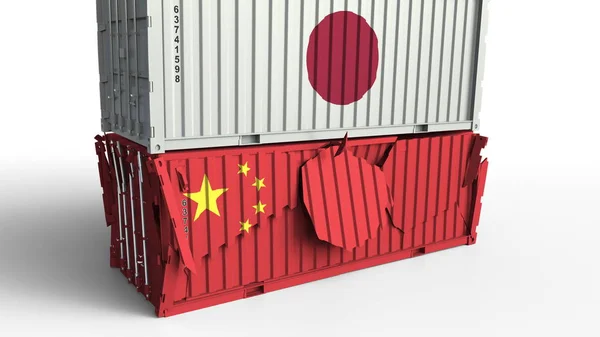 Container mit japanischer Flagge bricht Frachtcontainer mit chinesischer Flagge. Handelskrieg oder wirtschaftliche Konflikte im Zusammenhang mit konzeptioneller 3D-Darstellung — Stockfoto