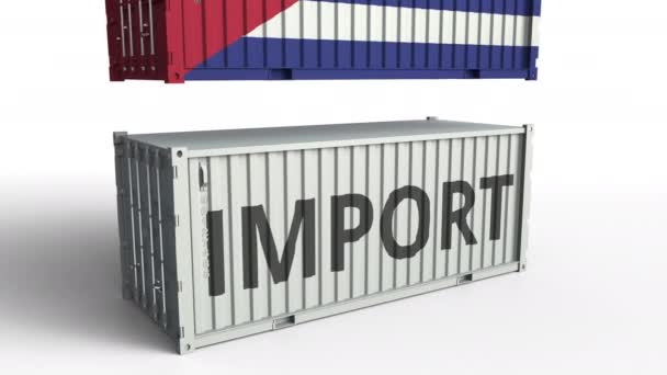 Cargo container met vlag van Cuba breekt container met tekst importeren. Conceptuele 3d animatie — Stockvideo