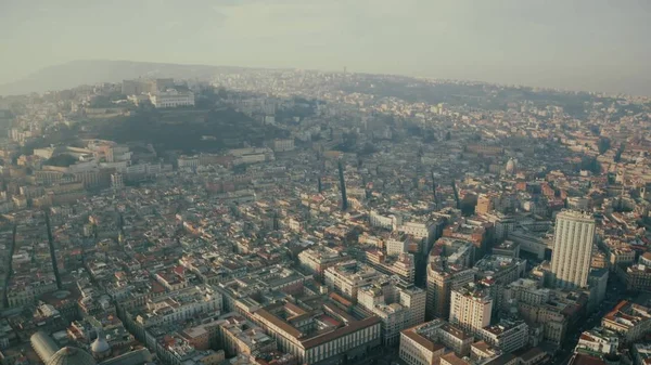 Vista aérea del paisaje urbano hacia el norte desde el distrito de Quartieri Spagnoli. Nápoles, Italia — Foto de Stock