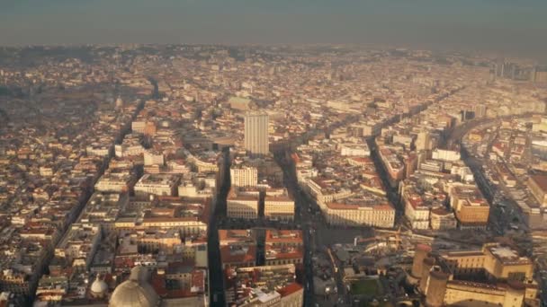 Foto aerea della città di Napoli, vista a nord da via Medina. Italia — Video Stock