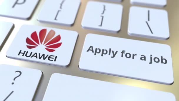 Dator tangent bord med Huawei logo och Ansök om jobb text på tangenterna. Redaktionell animering — Stockvideo