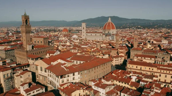 Aerial view of main landmark of Florence, the Cathedral or Cattedrale di Santa Maria del Fiore. Italy — Stock Photo, Image