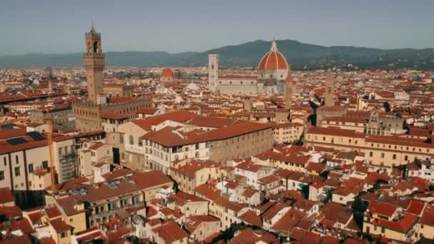 Luchtfoto van de belangrijkste bezienswaardigheid van Florence, de kathedraal of Cattedrale di Santa Maria del Fiore. Italië — Stockvideo
