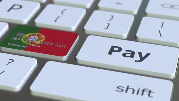 Scheda bancaria con la bandiera del Portogallo come un tasto su una tastiera del computer. Portoghese pagamento online animazione concettuale — Video Stock