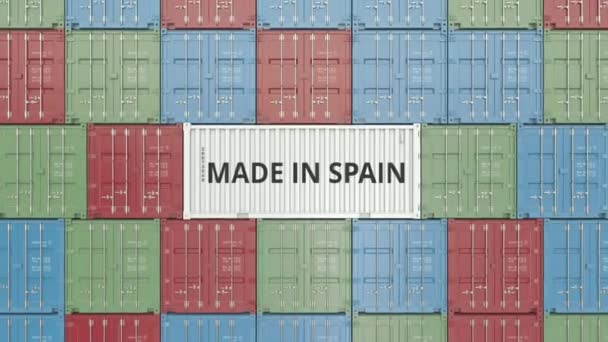Contenedor con texto MADE IN SPAIN. Animación 3D relacionada con la importación o exportación española — Vídeo de stock