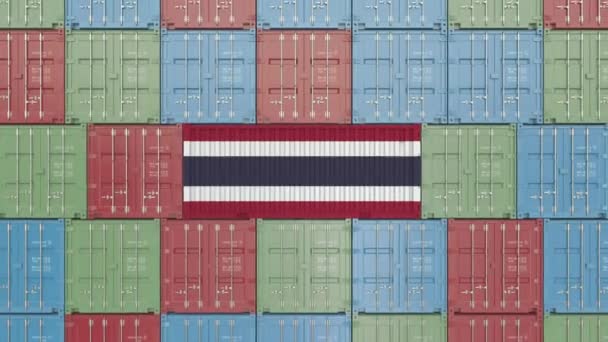 Container met vlag van Thailand. Thaise import of export gerelateerde 3D-animatie — Stockvideo