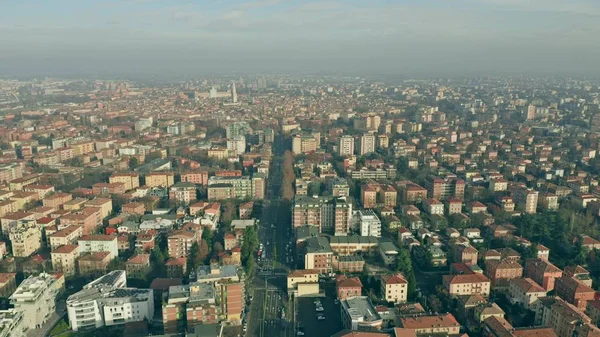 Vuelo hacia el centro de Módena, Italia — Foto de Stock