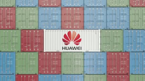 Contenedor con logotipo corporativo Huawei. Animación Editorial 3D — Vídeo de stock