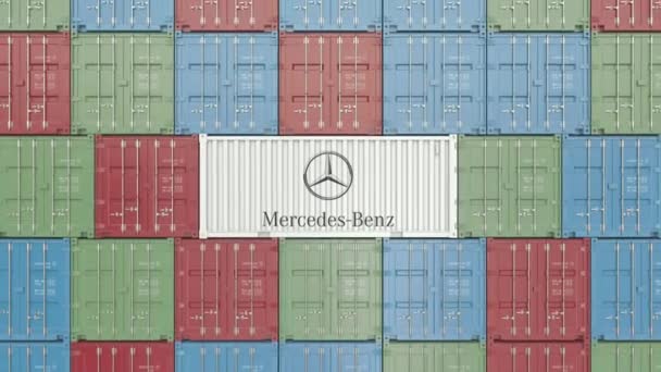 Mercedes-Benz kurumsal logosu ile konteyner. Editoryal 3D animasyon — Stok video