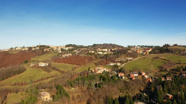 Hermosos pueblos y ciudades italianas, vista aérea. Región de Emilia-Romaña —  Fotos de Stock