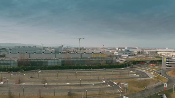 MARANELLO, ITALIA - 24 DE DICIEMBRE DE 2018. Foto aérea de la fábrica de automóviles Ferrari — Vídeos de Stock