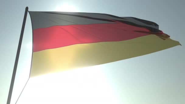 Acenando bandeira da Alemanha contra o sol brilhante e céu. Animação 3D loopable realista — Vídeo de Stock