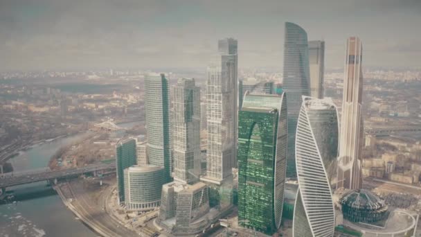 Moskva, Ryssland-23 mars, 2019. Sky skrapor i Moscow International Business Center Mibc, utsikt från luften — Stockvideo