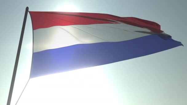 Acenando bandeira da Holanda contra o sol brilhante e céu. Animação 3D loopable realista — Vídeo de Stock