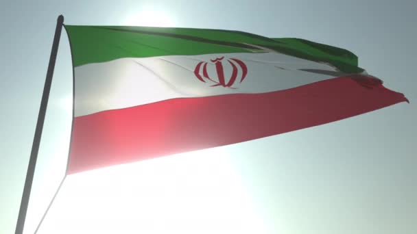 Machać flaga Iranu przeciwko świeciło słońce i niebo. Realistyczne zapętlić animacji 3d — Wideo stockowe