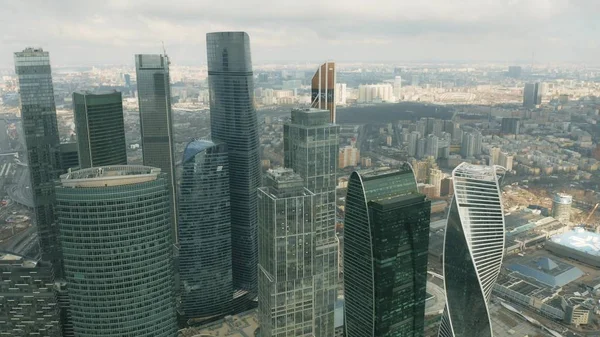 Moskou, Rusland-23 maart, 2019. Grote hoogte luchtfoto van de wolkenkrabbers van Business Center — Stockfoto