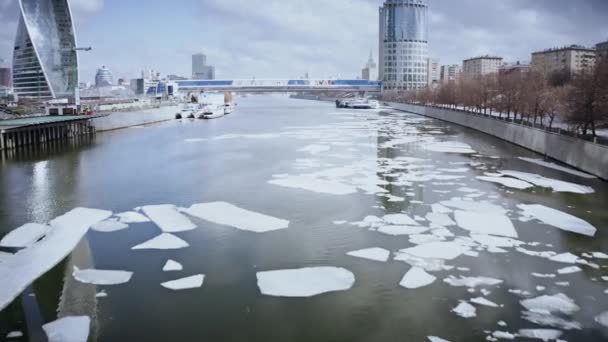 Вид с воздуха на ледяную Москву. Москва, Россия — стоковое видео