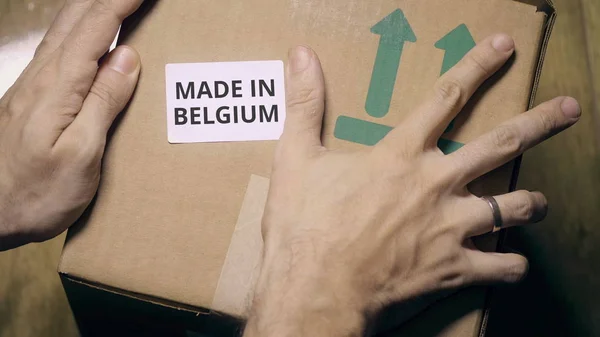 Маркувальна коробка з Виготовним в Бельгії етикетка — стокове фото