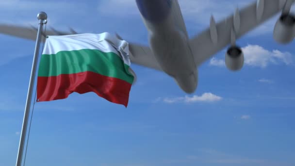 Airplane flies over waving flag of Bulgaria. 3D animation — Stock Video