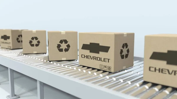 Rulo konveyör üzerinde Chevrolet logosu hareket ile birçok kartonlar. Editoryal 3D Rendering — Stok fotoğraf
