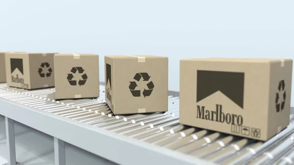Многие коробки с логотипом MARLBORO перемещаются на роликовом конвейере. Редакционная 3D рендеринг — стоковое фото