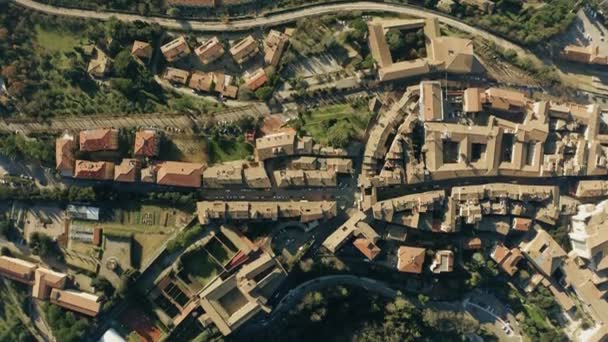 Vista aérea de arriba hacia abajo del paisaje urbano de Perugia. Italia — Vídeo de stock