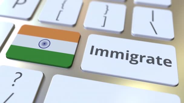 Immigrate tekst i flaga Indii na przyciski na klawiaturze komputera. Koncepcyjna animacja 3D — Wideo stockowe