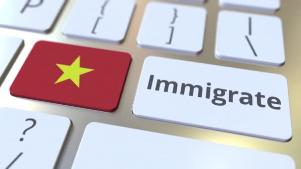 Immigrate tekst i flaga Wietnamu na przyciski na klawiaturze komputera. Koncepcyjna animacja 3D — Wideo stockowe