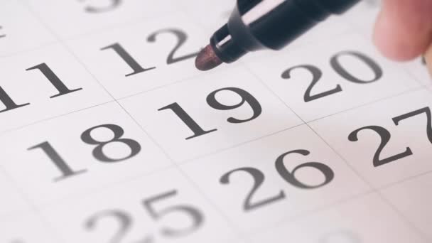 Σημαδεύτηκε το δέκατο ένατο 19 ημέρα του μήνα στο ημερολόγιο μετατρέπεται σε αποθήκευση του κειμένου ημερομηνίας — Αρχείο Βίντεο