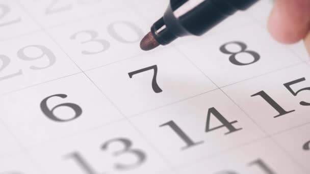 Marqué le septième jour d'un mois dans le calendrier se transforme en SAVE THE DATE texte — Video