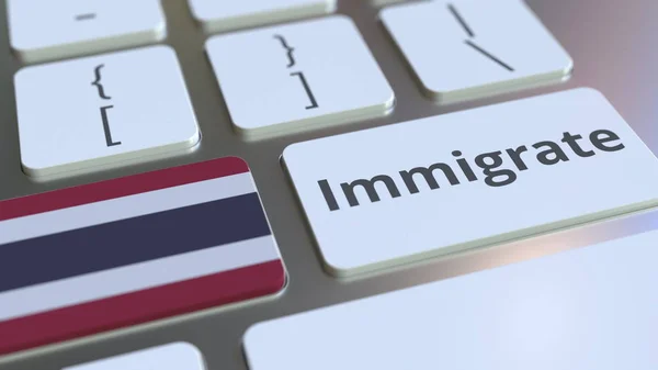 Імміграція текст і прапор Таїланду на кнопки на клавіатурі комп'ютера. Концептуальне 3D-відтворення — стокове фото