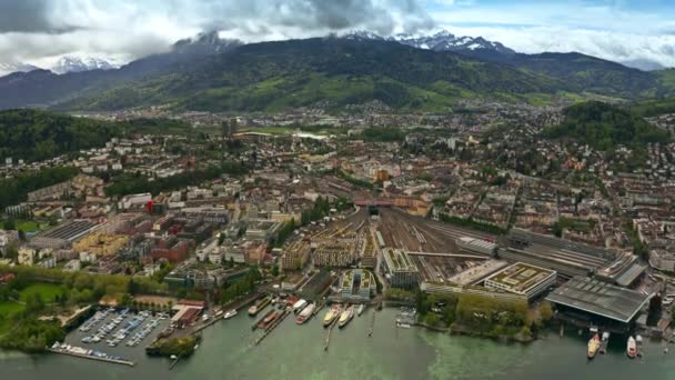 ルツェルン湖からルツェルン市の航空写真, スイス — ストック動画