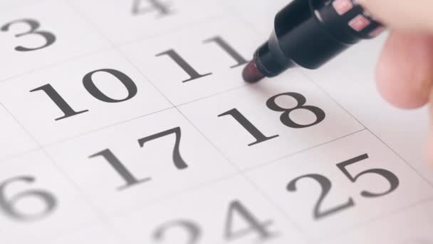 Contrassegna il diciottesimo 18 giorno di un mese nel calendario, primo piano — Video Stock