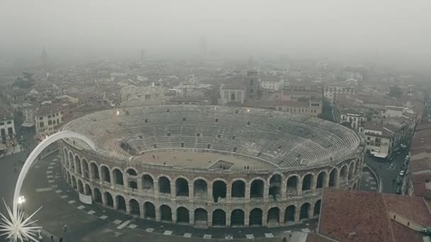 Vista aérea de Arena di Verona, un hito importante de Verona. Italia — Vídeo de stock