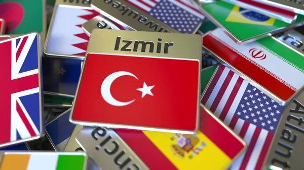 Imán de recuerdo o insignia con texto de Izmir y bandera nacional entre diferentes. Viajar a Turquía renderizado 3D conceptual — Foto de Stock