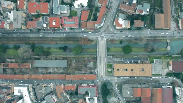 Vue aérienne du haut vers le bas des rues de Trévise, Italie — Video