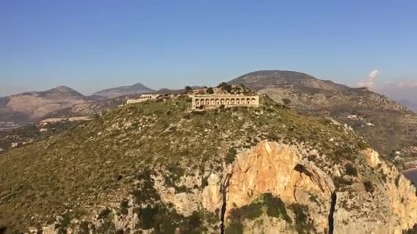 Вид з повітря стародавнього храму Юпітера Anxur в Террачина, Італія — стокове відео