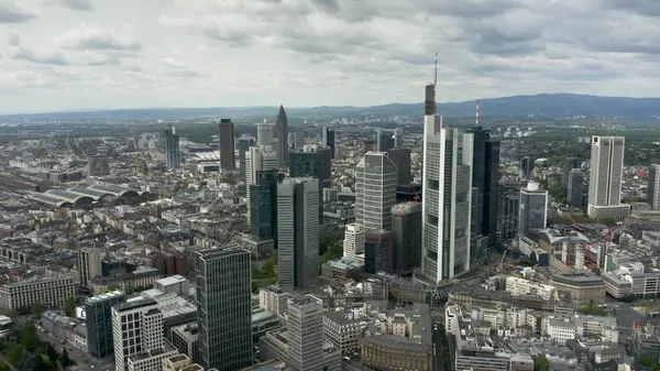 Luchtfoto van wolkenkrabbers in Frankfurt am Main, Duitsland — Stockfoto