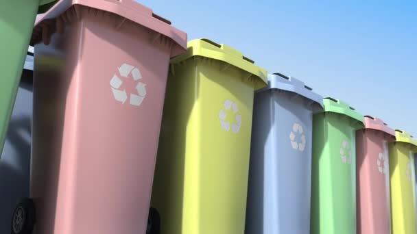 Багатобарвні пластикові сміттєві контейнери з колесами. Циклічна анімація — стокове відео