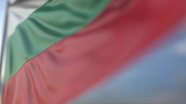 Ondeando la bandera de Bulgaria, enfoque superficial de cerca. Animación 3D realista y loopable — Vídeos de Stock