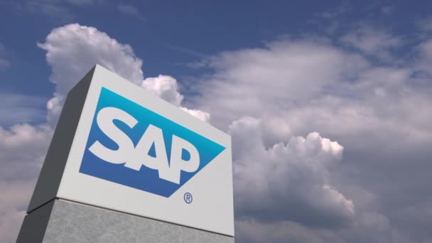 Логотип SAP на фоне неба, редакционная анимация — стоковое видео