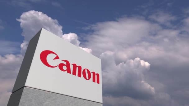 Logo Canon przeciwko tle nieba, animacja redakcyjna — Wideo stockowe